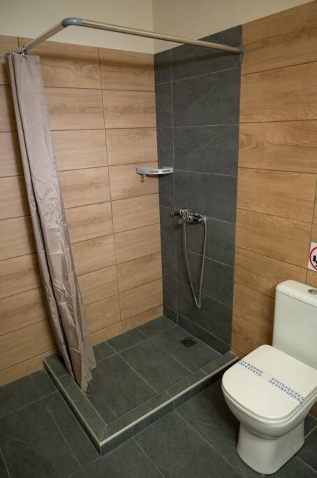 Anesis Airport Rooms 204 Koropion Ngoại thất bức ảnh