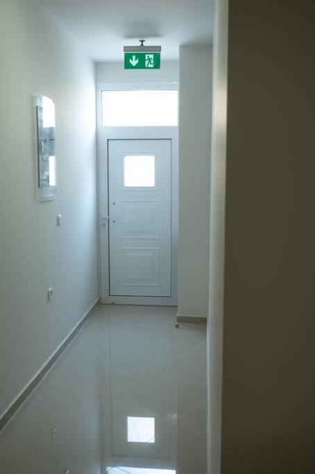 Anesis Airport Rooms 204 Koropion Ngoại thất bức ảnh